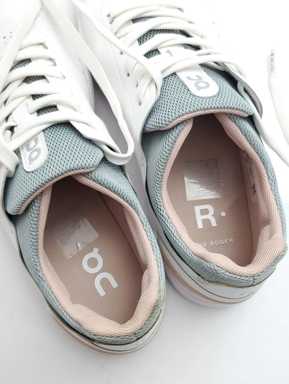 NEW On Running The Roger Advantage White Rosehip Tennis Shoes Women's Size 9
